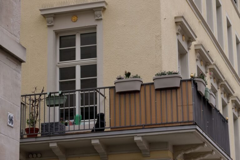 Balkon als Rückzugsort: Entspannung auf kleinem Raum