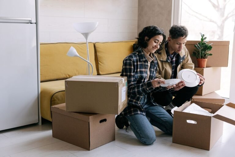 Gemeinsam einziehen 2026: Erste Wohnung als Paar planen